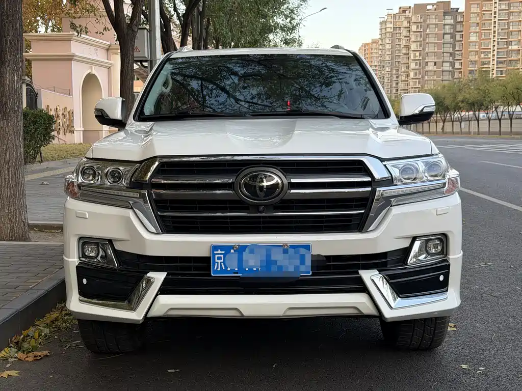 Toyota Land Cruiser 2019 5.7L