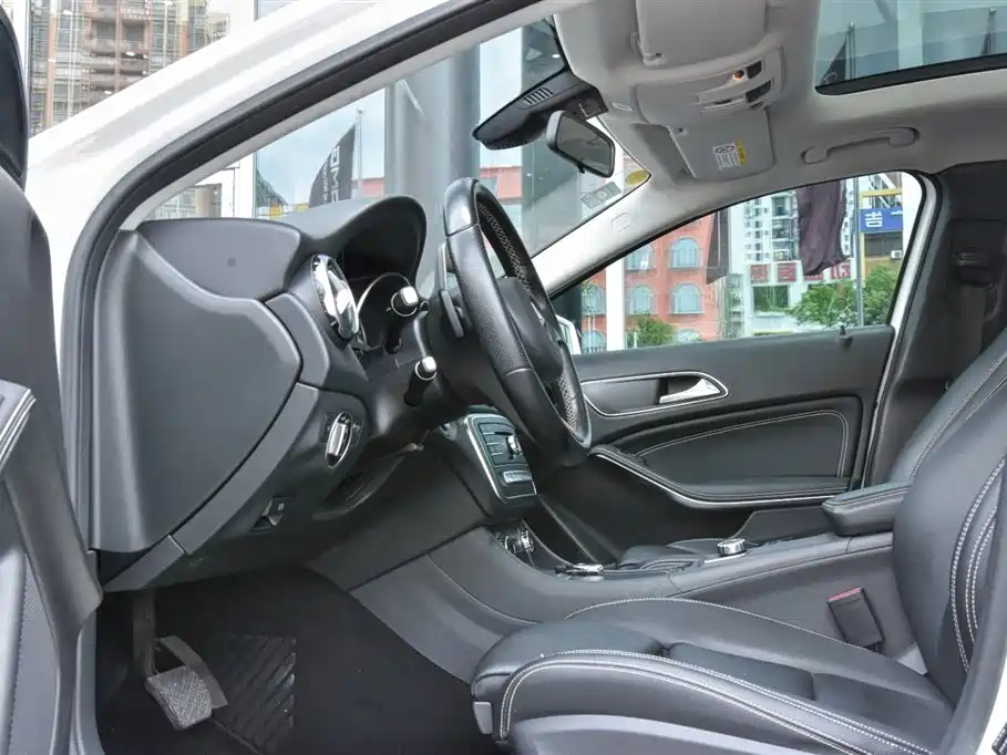 Mercedes-Benz GLA — миниатюра 12
