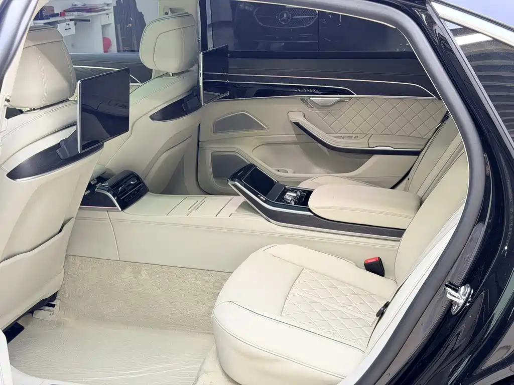 Audi A8 — миниатюра 8