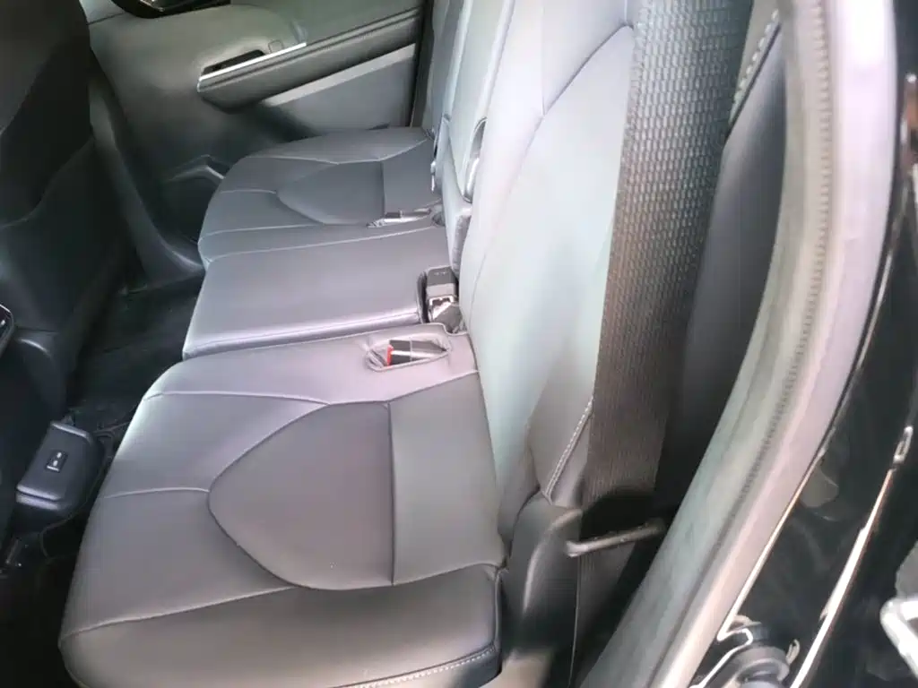 Toyota Highlander — миниатюра 17