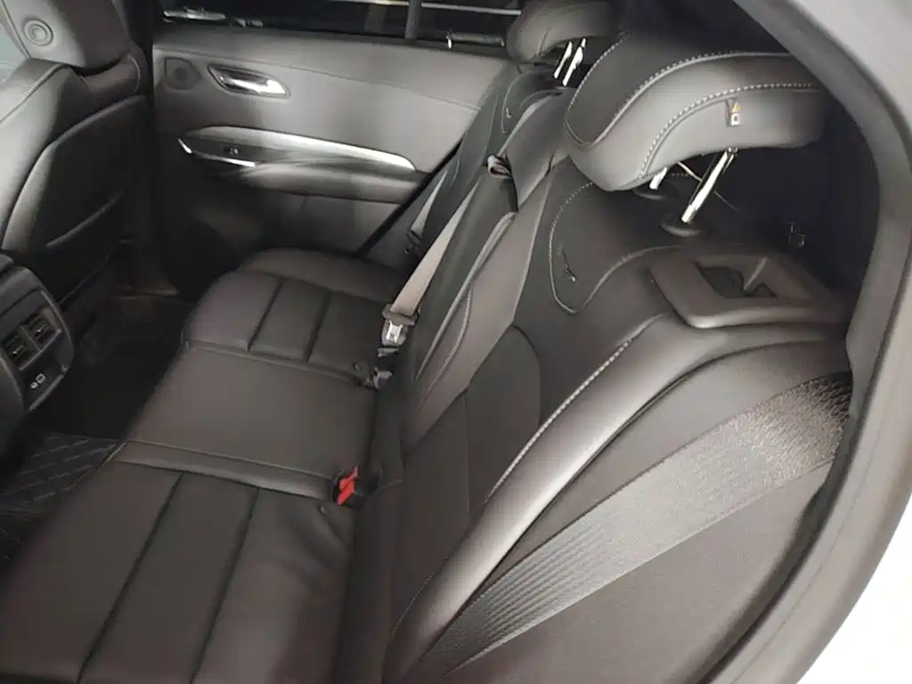 Cadillac XT4 — миниатюра 17