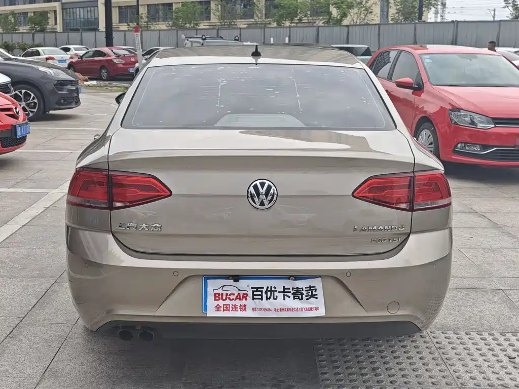 Volkswagen Lamando 2018 230TSI DSG