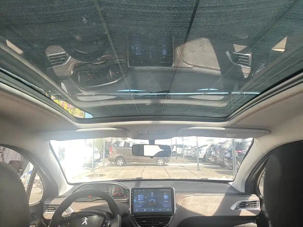 Peugeot 2008 — миниатюра 18