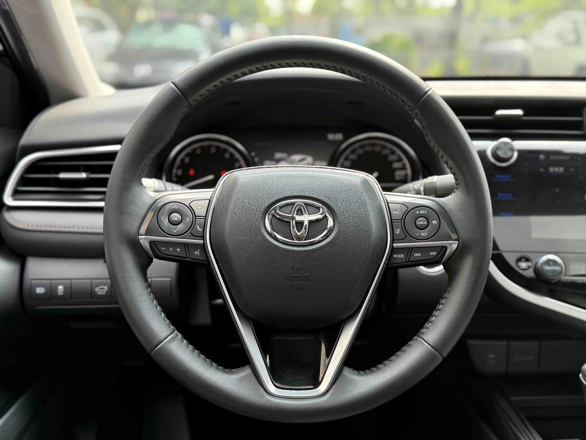 Toyota Camry — миниатюра 18