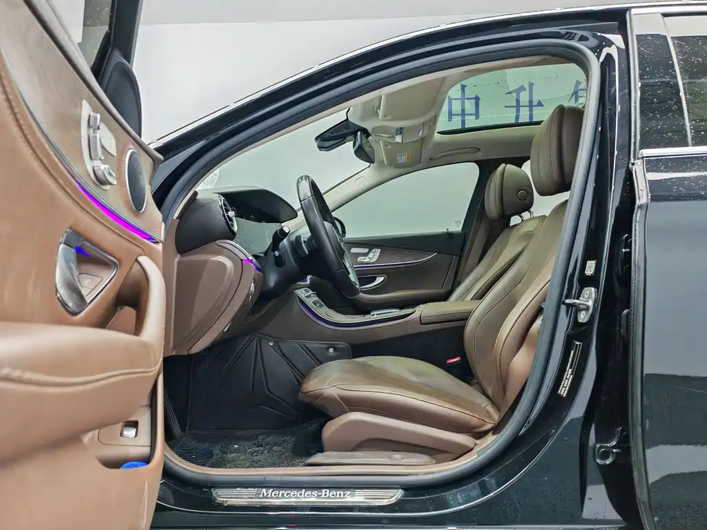 Mercedes-Benz E-Class — миниатюра 10