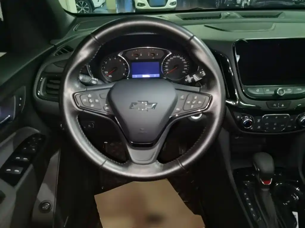 Chevrolet Equinox — миниатюра 11