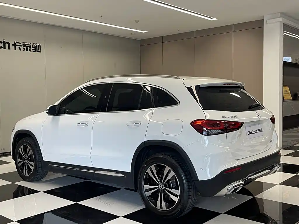 Mercedes-Benz GLA — миниатюра 7