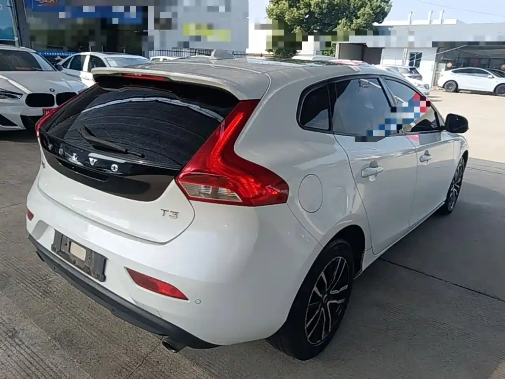 Volvo V40 — миниатюра 7