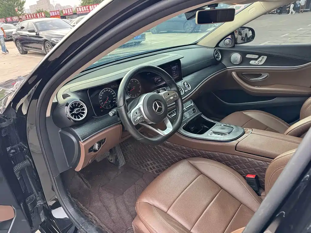Mercedes-Benz E-Class — миниатюра 12