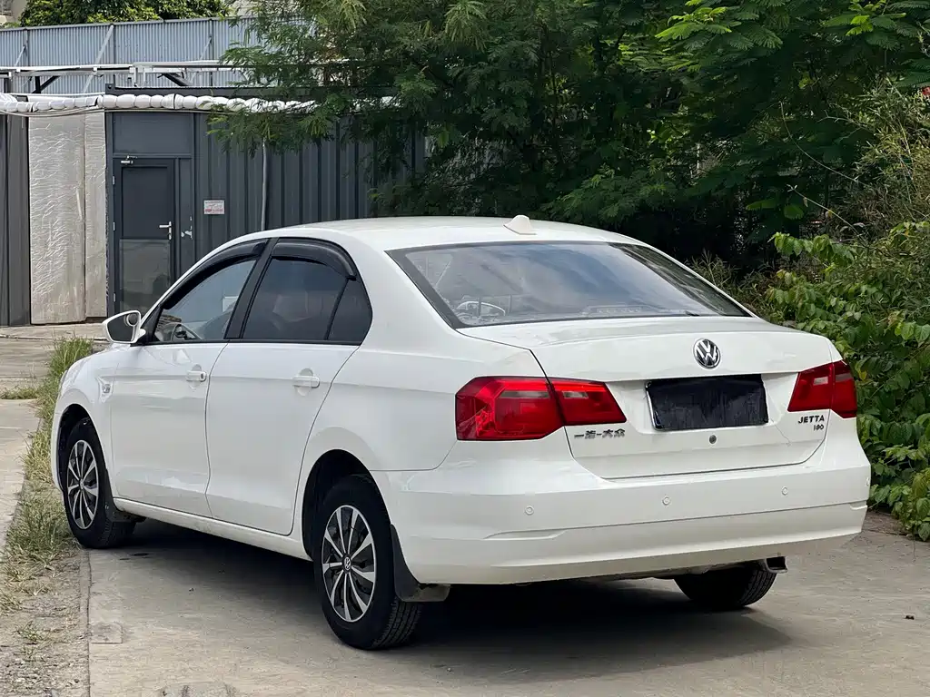 Volkswagen Jetta — миниатюра 4