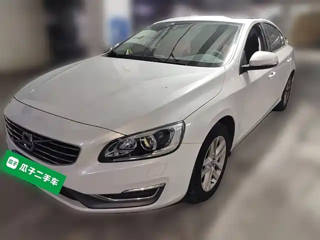 VOLVO  S60 2017