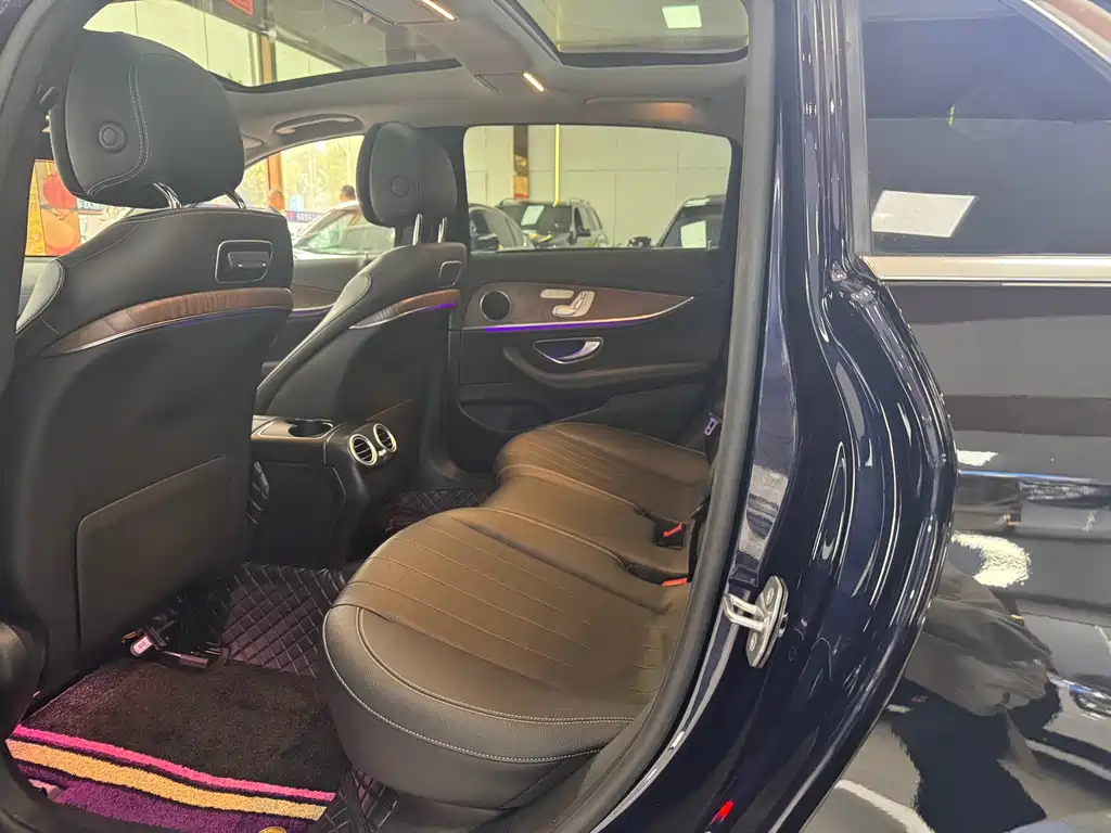 MERCEDES-BENZ E CLASS