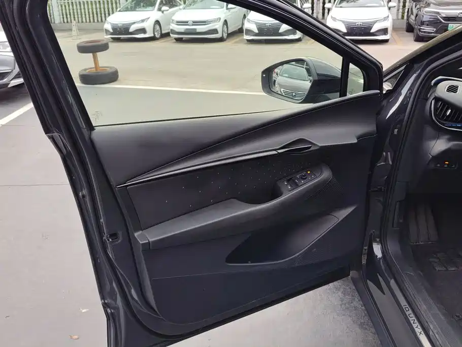 Volkswagen 06 2024 Ultra