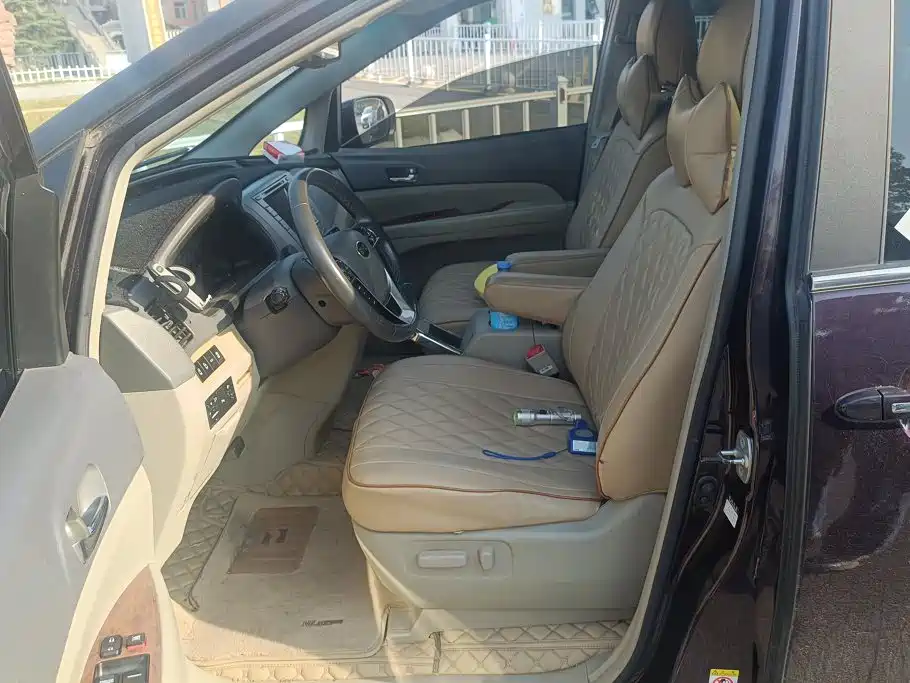 BYD M6 — миниатюра 9