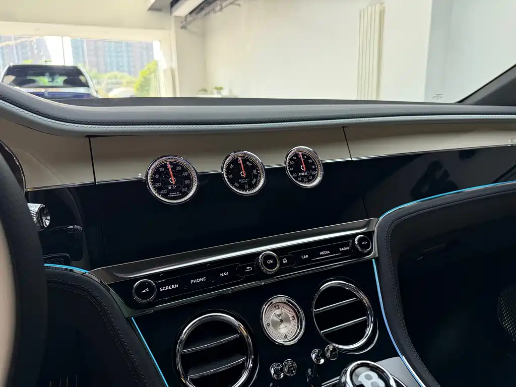 Bentley Continental PHEV — миниатюра 22