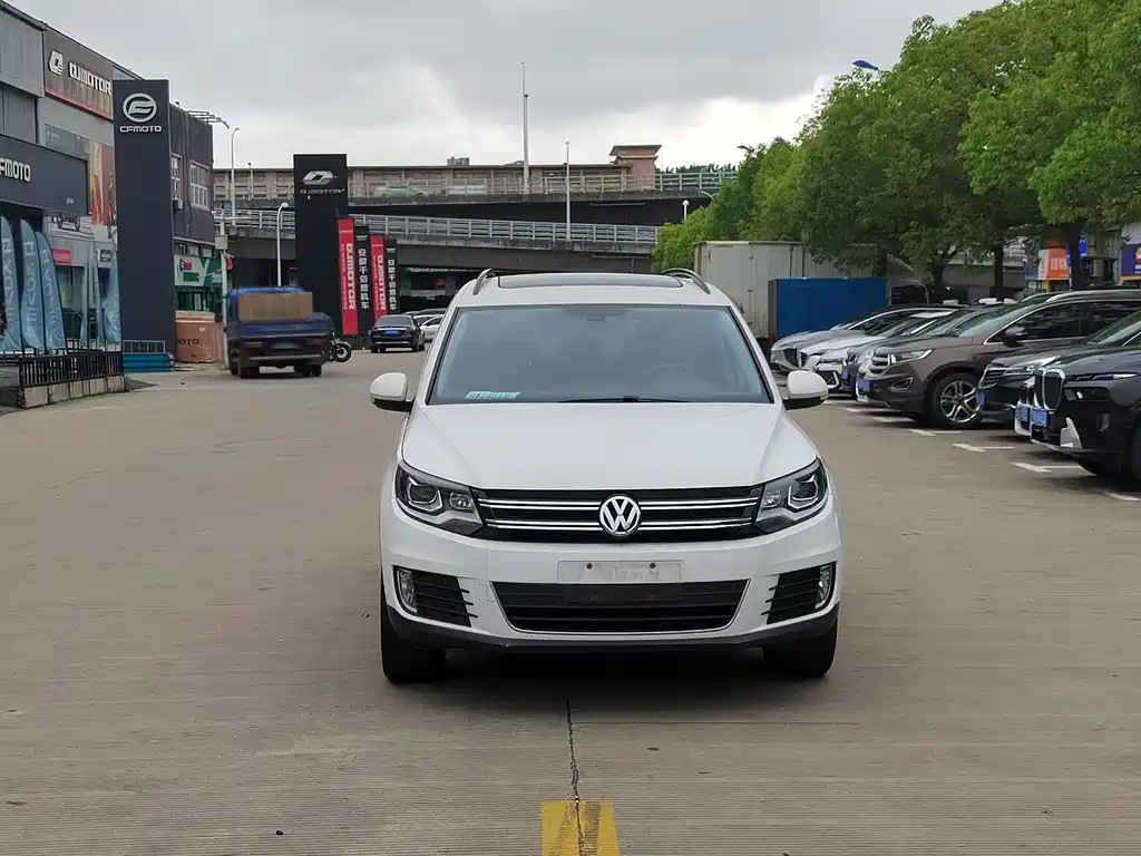 Volkswagen Tiguan — миниатюра 2