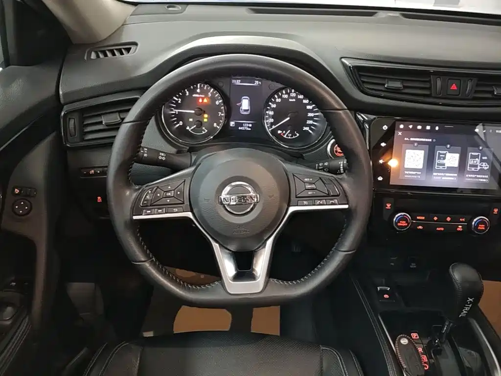 Nissan X-Trail — миниатюра 11