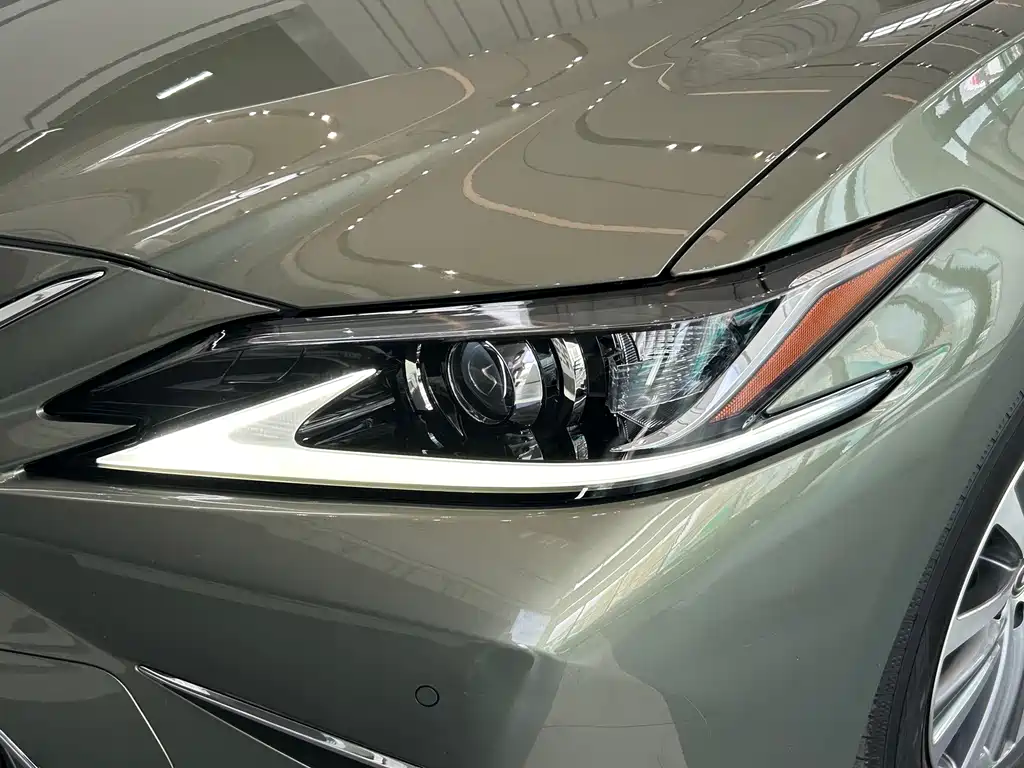 Lexus ES — миниатюра 25