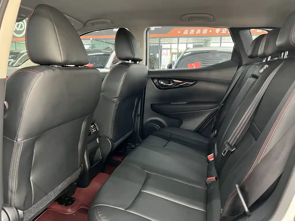 Nissan Qashqai — миниатюра 6