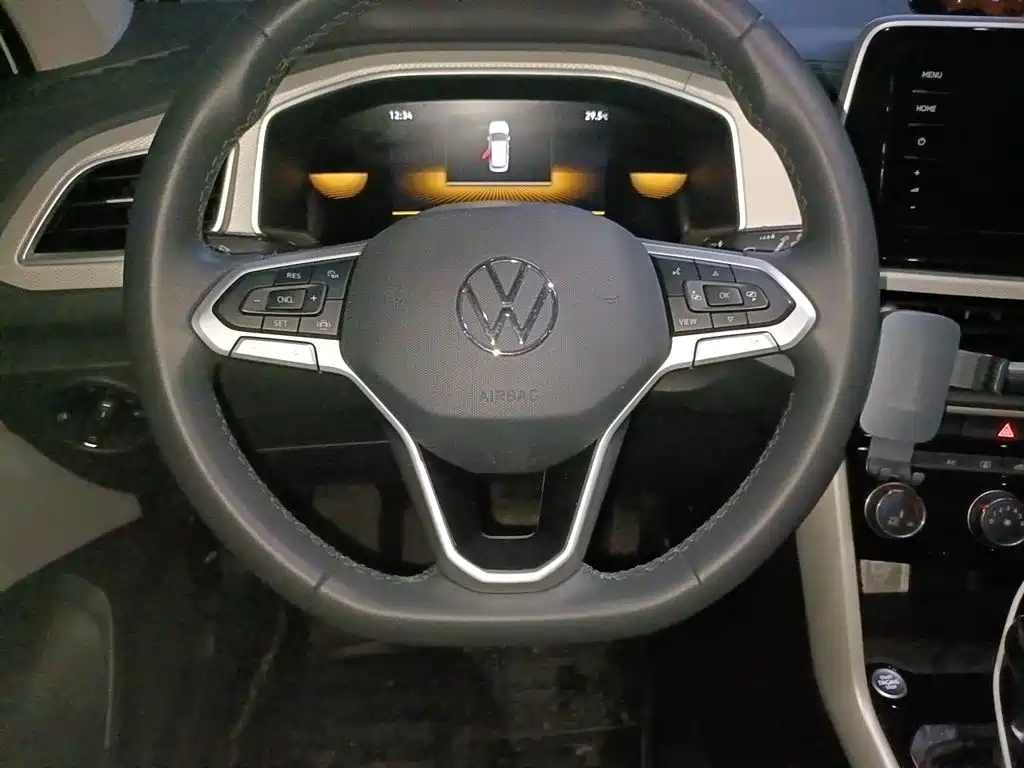 Volkswagen T-Roc — миниатюра 11