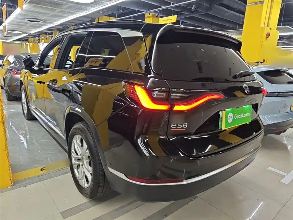 NIO ES8 2020 580KM мест
