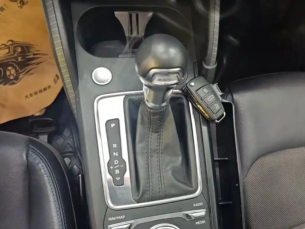 Audi Q2L e-tron — миниатюра 9