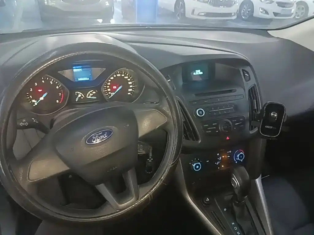 Ford Focus — миниатюра 10