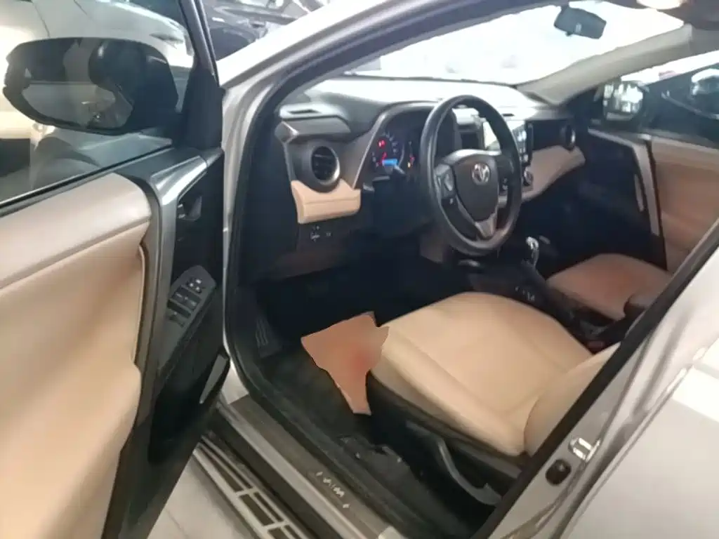 Toyota RAV4 — миниатюра 16