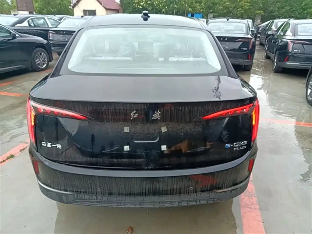 Hongqi E-QM5 2025 610km PLUS