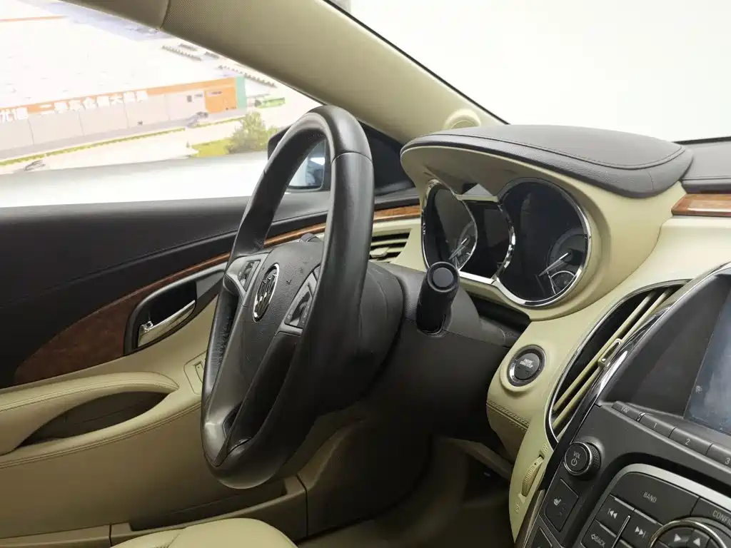 Buick LaCrosse — миниатюра 22