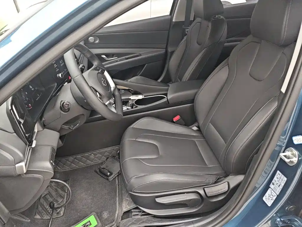 Hyundai Elantra — миниатюра 15