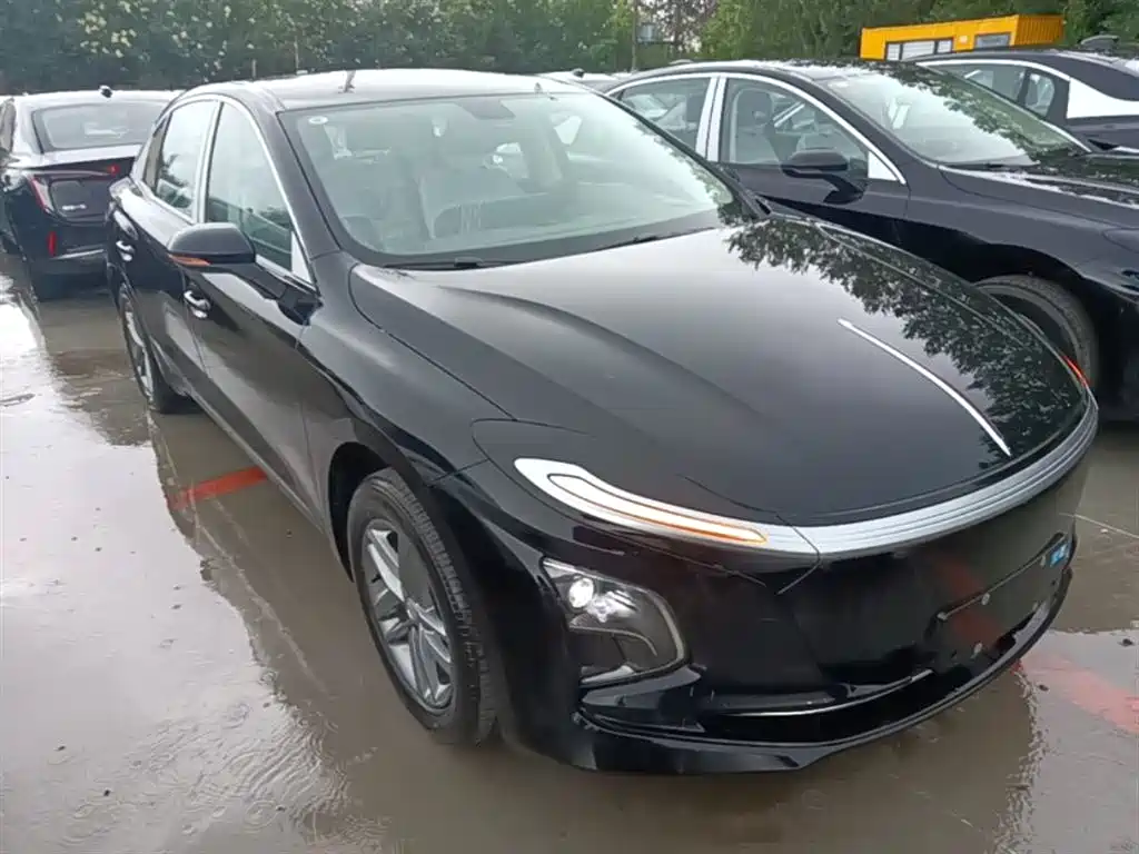 Hongqi E-QM5 2025 610km PLUS