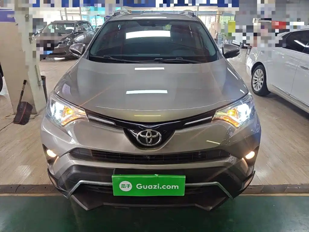 Toyota RAV4 — миниатюра 3