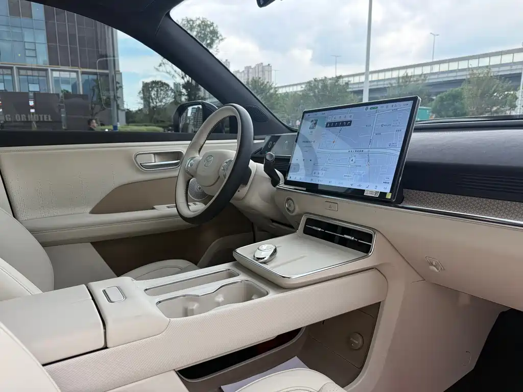 Toyota bZ3X — миниатюра 10
