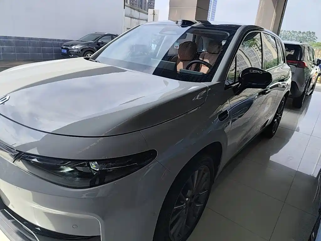 Leapmotor Leapmotor C10 — миниатюра 2
