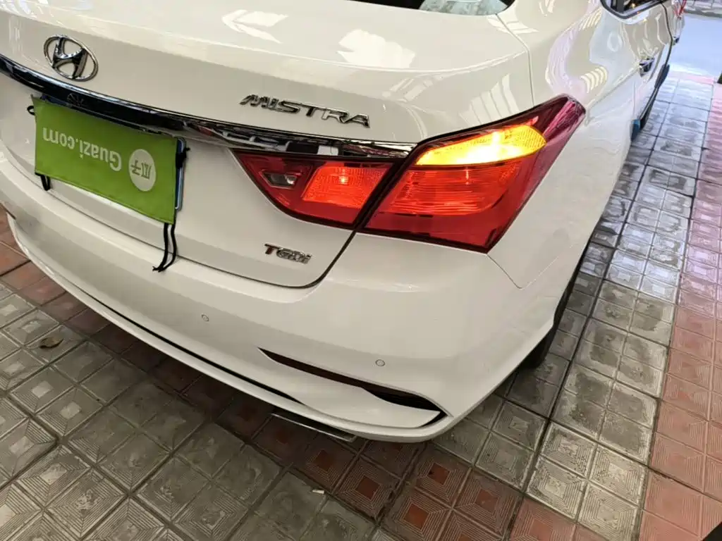 Hyundai Mistra — миниатюра 8