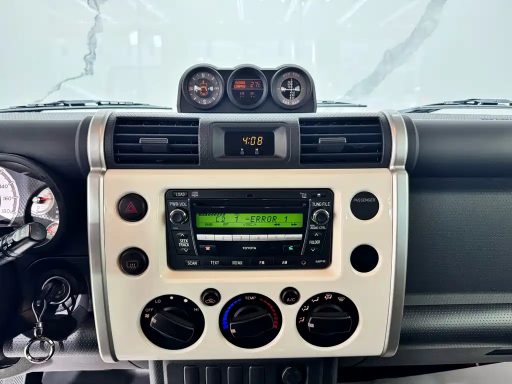 Toyota FJ Cruiser — миниатюра 8