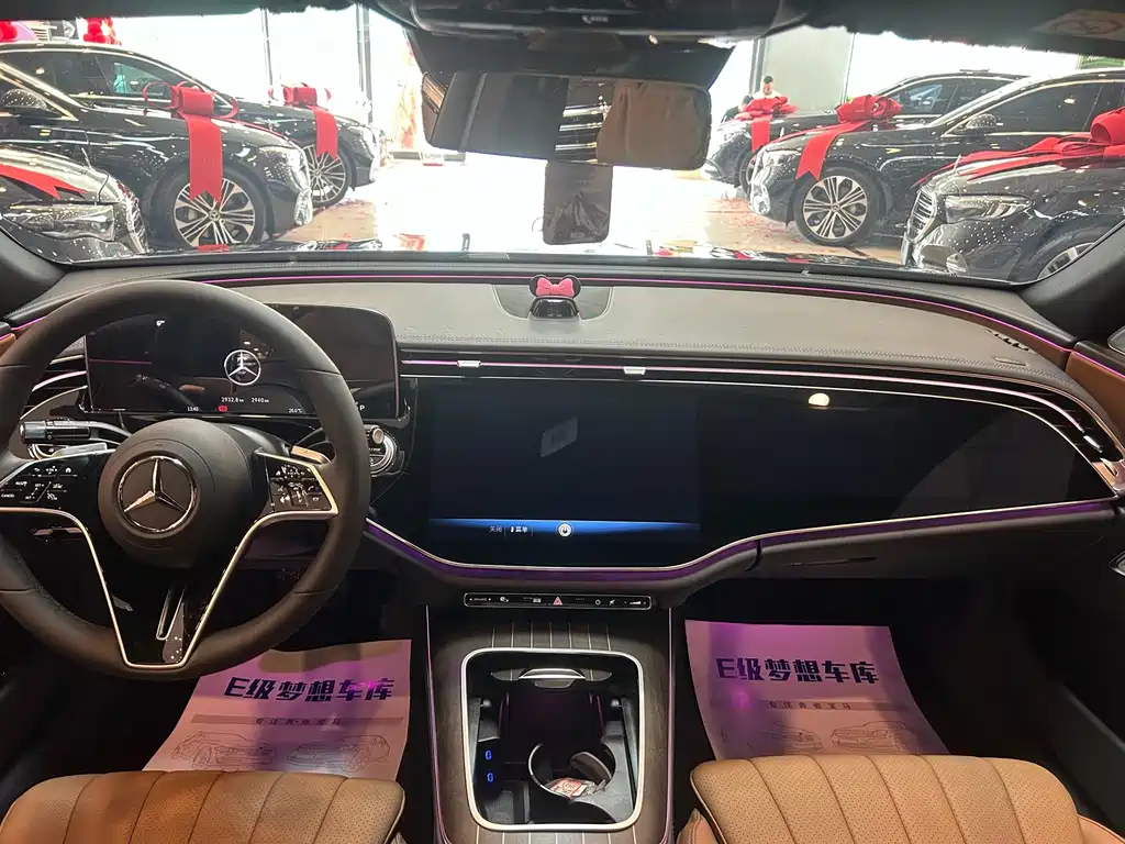 Mercedes-Benz E-Class — миниатюра 11