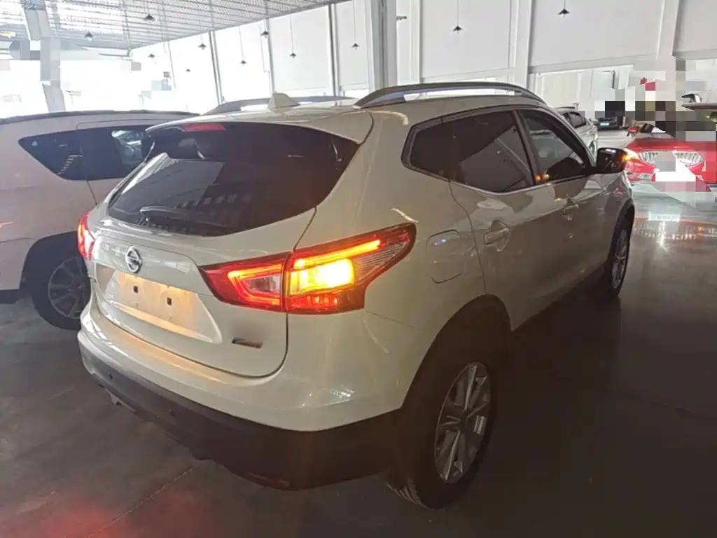 Nissan Qashqai — миниатюра 7