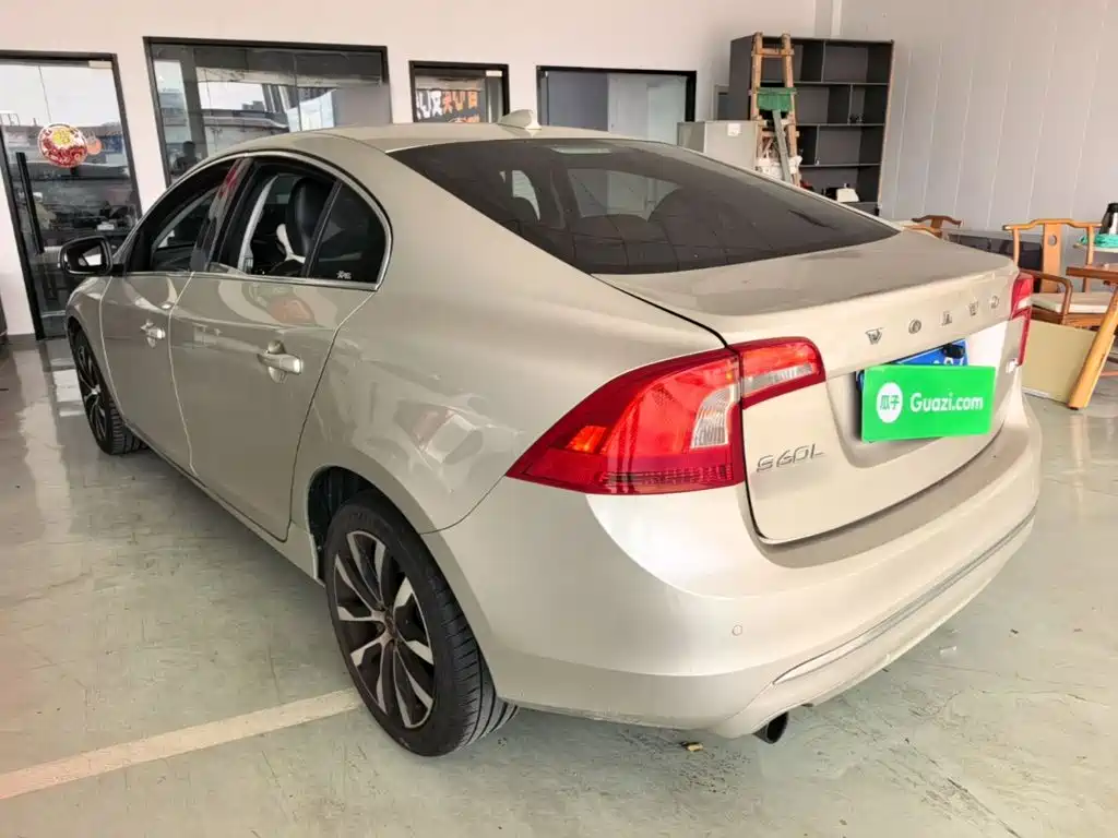 Volvo S60 — миниатюра 5