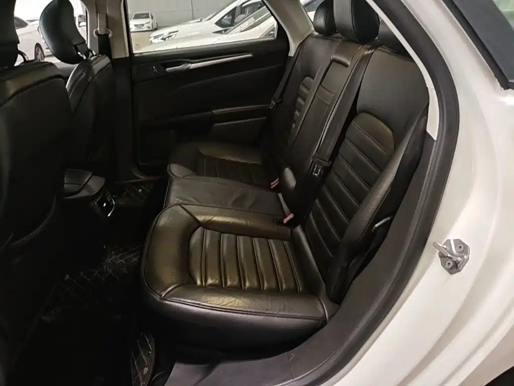 Ford Mondeo — миниатюра 17