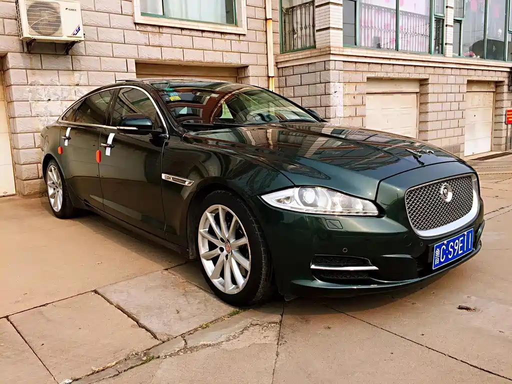 Jaguar XJ — миниатюра 3