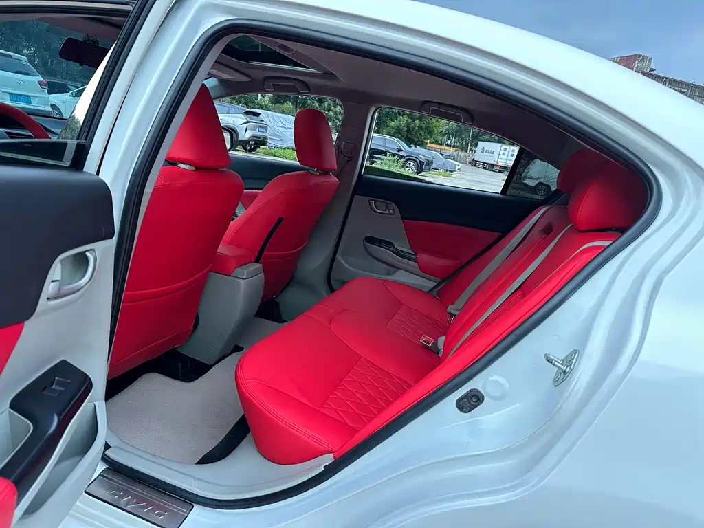 Honda Civic — миниатюра 9