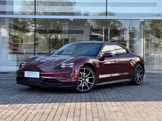 PORSCHE TAYCAN 2023