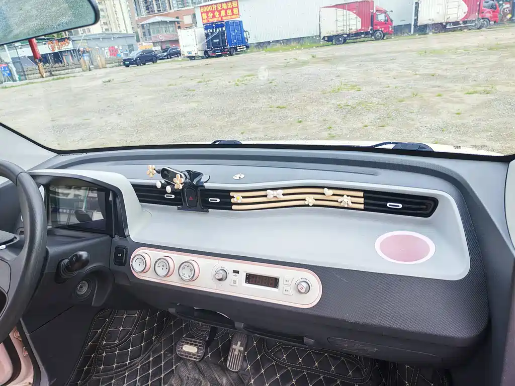 Wuling MINIEV — миниатюра 7