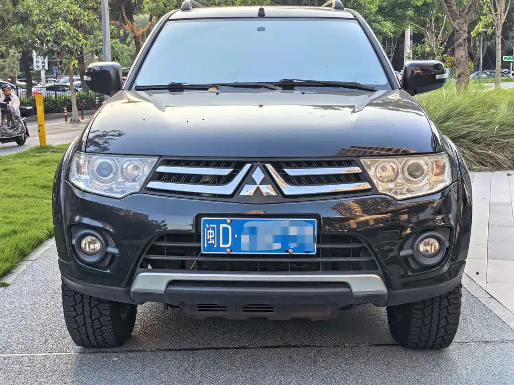Mitsubishi Pajero Sport — миниатюра 2