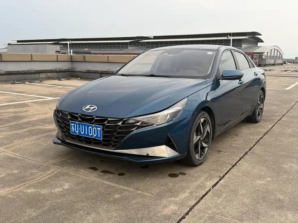 Hyundai Elantra 2022