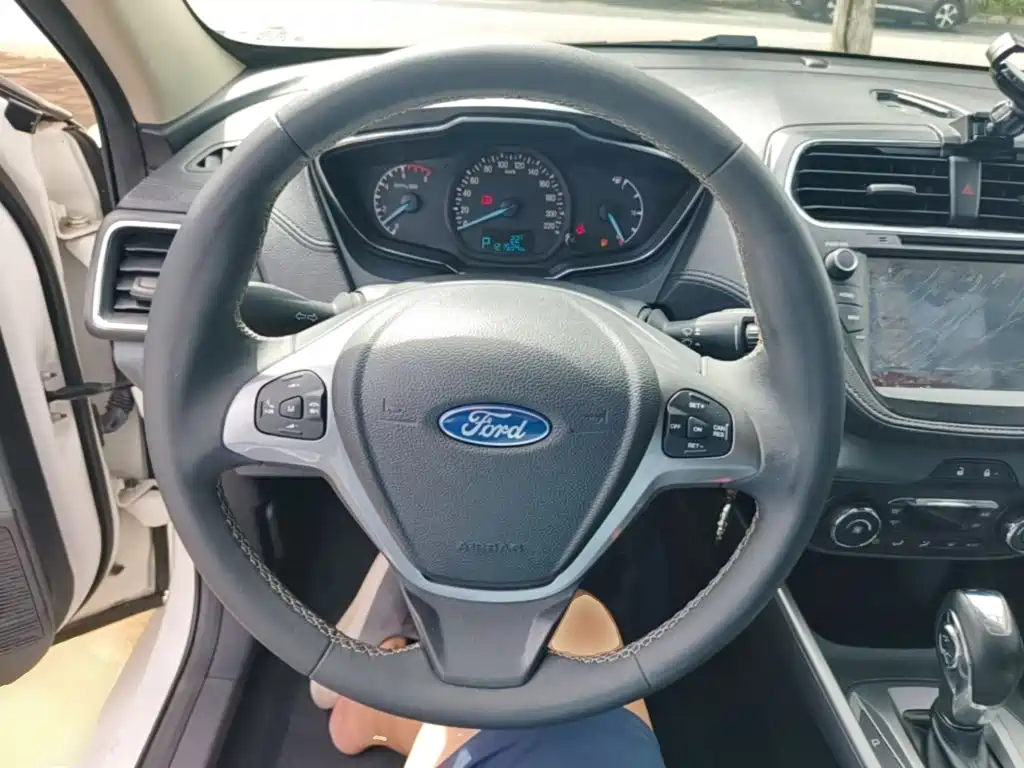 Ford Escort — миниатюра 11