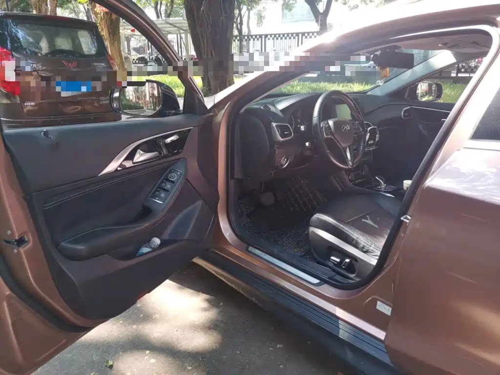 Infiniti QX30 — миниатюра 17