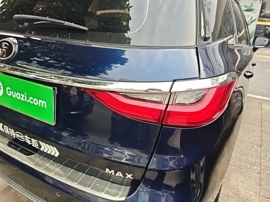 BYD MAX — миниатюра 8